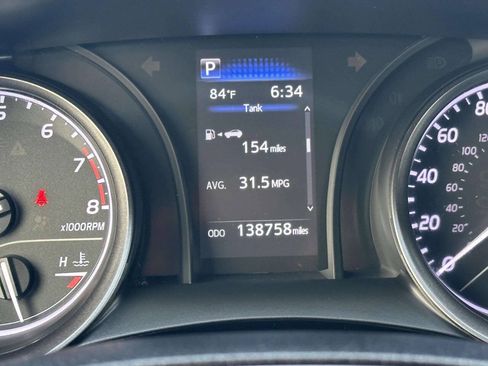 Used 2022 Toyota Camry SE FWD image 30