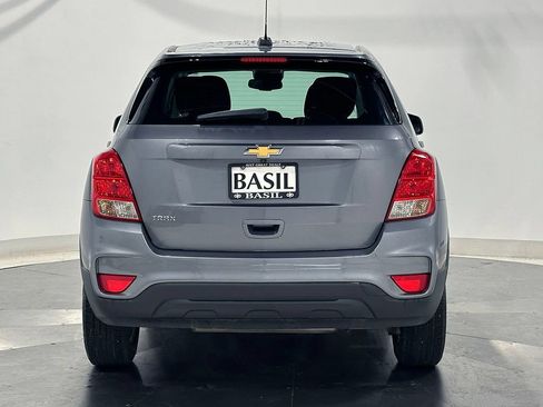 Used 2020 Chevrolet Trax LS FWD image 12