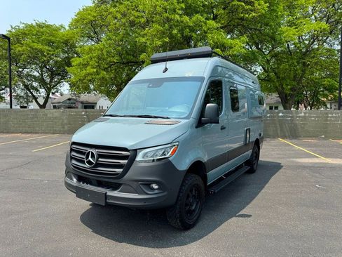 Used 2021 Mercedes-Benz Sprinter 2500 image 1