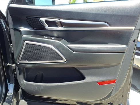 Used 2025 Kia Telluride S FWD image 21