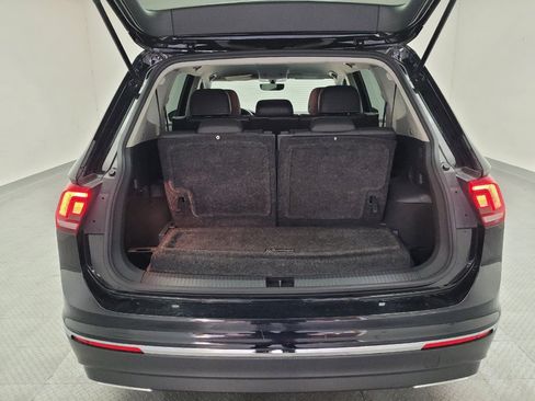Used 2021 Volkswagen Tiguan SE FWD image 29