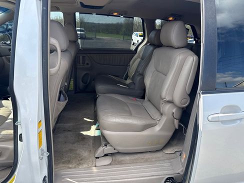 Used 2004 Toyota Sienna XLE image 10