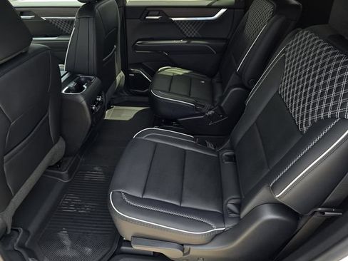 New 2026 GMC Acadia Denali w/ Super Cruise Package FWD image 20