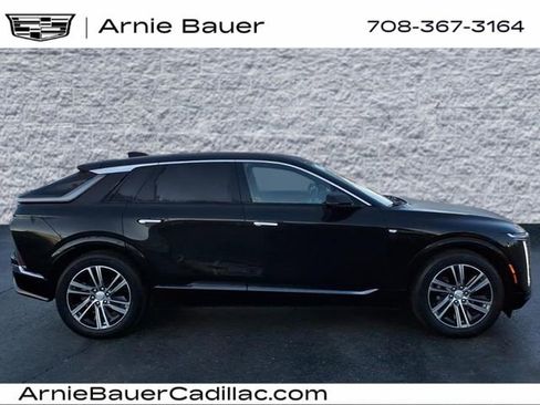 Certified 2024 Cadillac Lyriq Luxury image 4