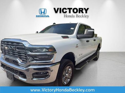 Used 2025 RAM 2500 Big Horn AWD/4WD image 1