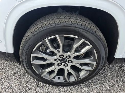 Used 2026 GMC Acadia Denali Ultimate FWD image 9