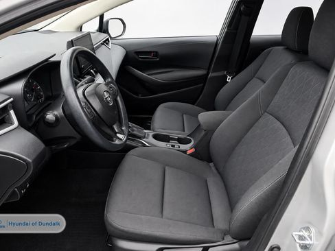 Used 2025 Toyota Corolla LE w/ Convenience Package FWD image 9