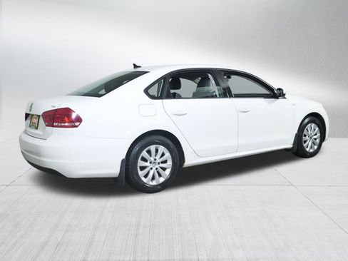 Used 2015 Volkswagen Passat 1.8T Wolfsburg Edition image 7