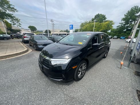 Used 2023 Honda Odyssey Touring image 2