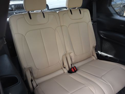 Used 2023 Jeep Grand Cherokee L Limited image 37