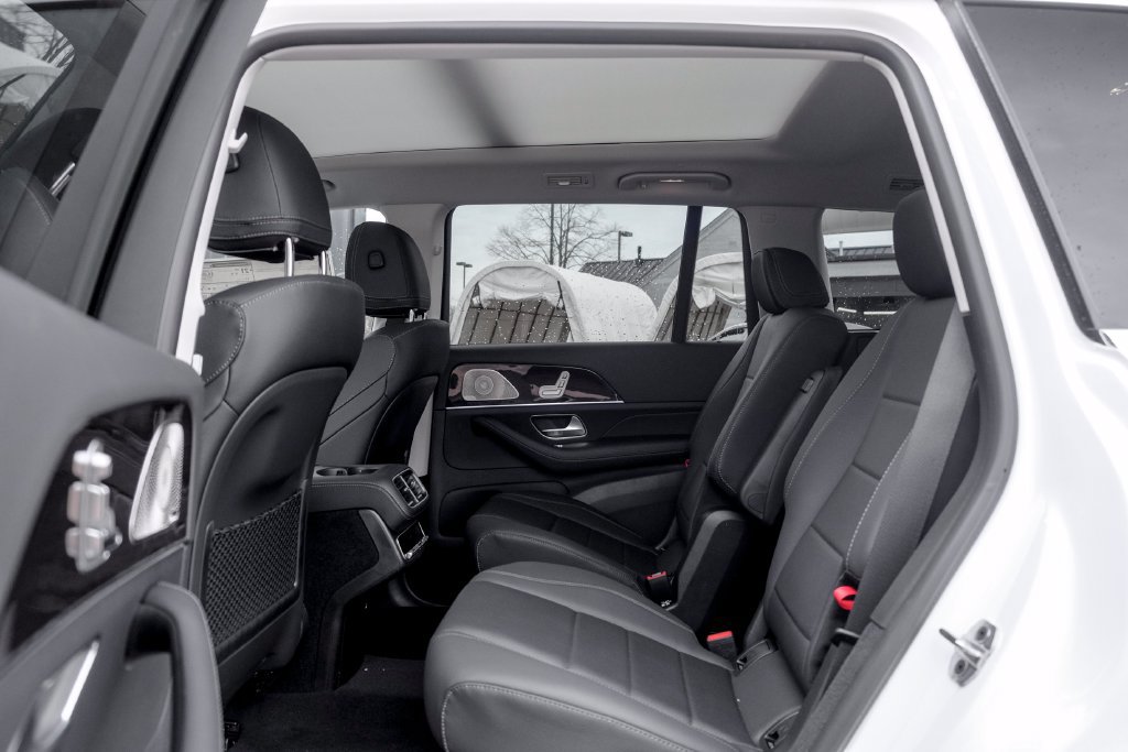 Used 2026 Mercedes-Benz GLS 450 4MATIC image 18