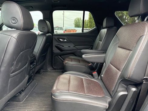 Used 2022 Chevrolet Traverse High Country w/ LPO, 'HIT The Road' Package AWD/4WD image 11