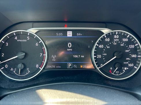 Used 2024 Nissan Sentra SV FWD image 29