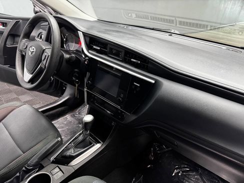 Used 2017 Toyota Corolla LE image 52