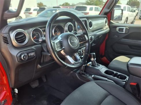 Used 2018 Jeep Wrangler Unlimited Sahara w/ Dual Top Group image 8