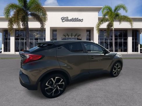Used 2021 Toyota C-HR XLE image 15