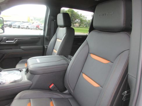 New 2026 GMC Sierra 2500 AT4 w/ AT4 Premium Plus Package AWD/4WD image 13