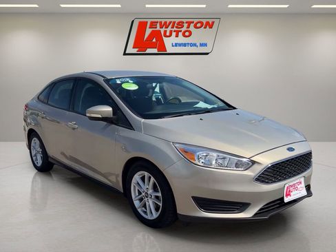 Used 2015 Ford Focus SE w/ SE Cold Weather Package FWD image 7