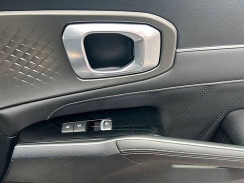 Certified 2023 Kia Sorento SX AWD/4WD image 39