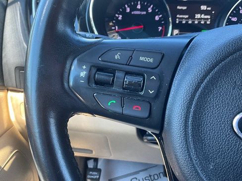 Used 2016 Kia Sedona SX FWD image 16