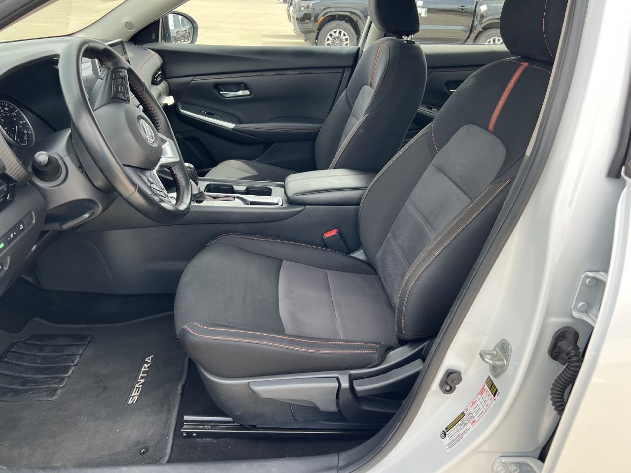 Used 2025 Nissan Sentra SR FWD image 5