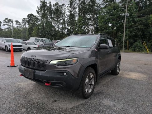 Used 2019 Jeep Cherokee Trailhawk AWD/4WD image 4