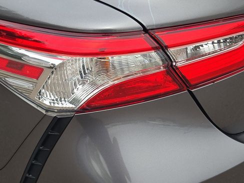 Used 2020 Toyota Camry SE w/ Carpet Mat Package FWD image 33