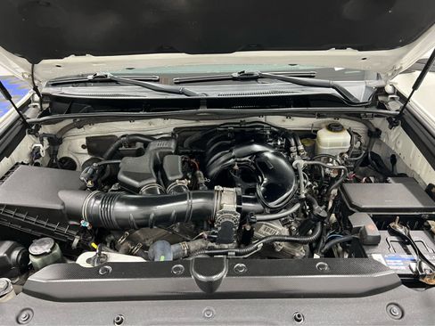 Used 2016 Toyota 4Runner Limited image 15