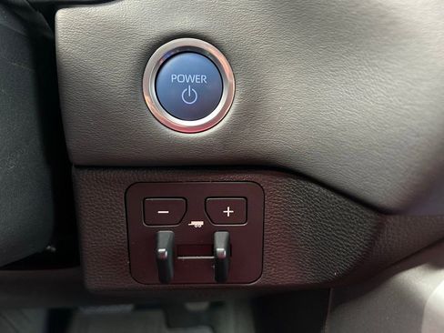 Used 2023 Toyota Sequoia Platinum image 30