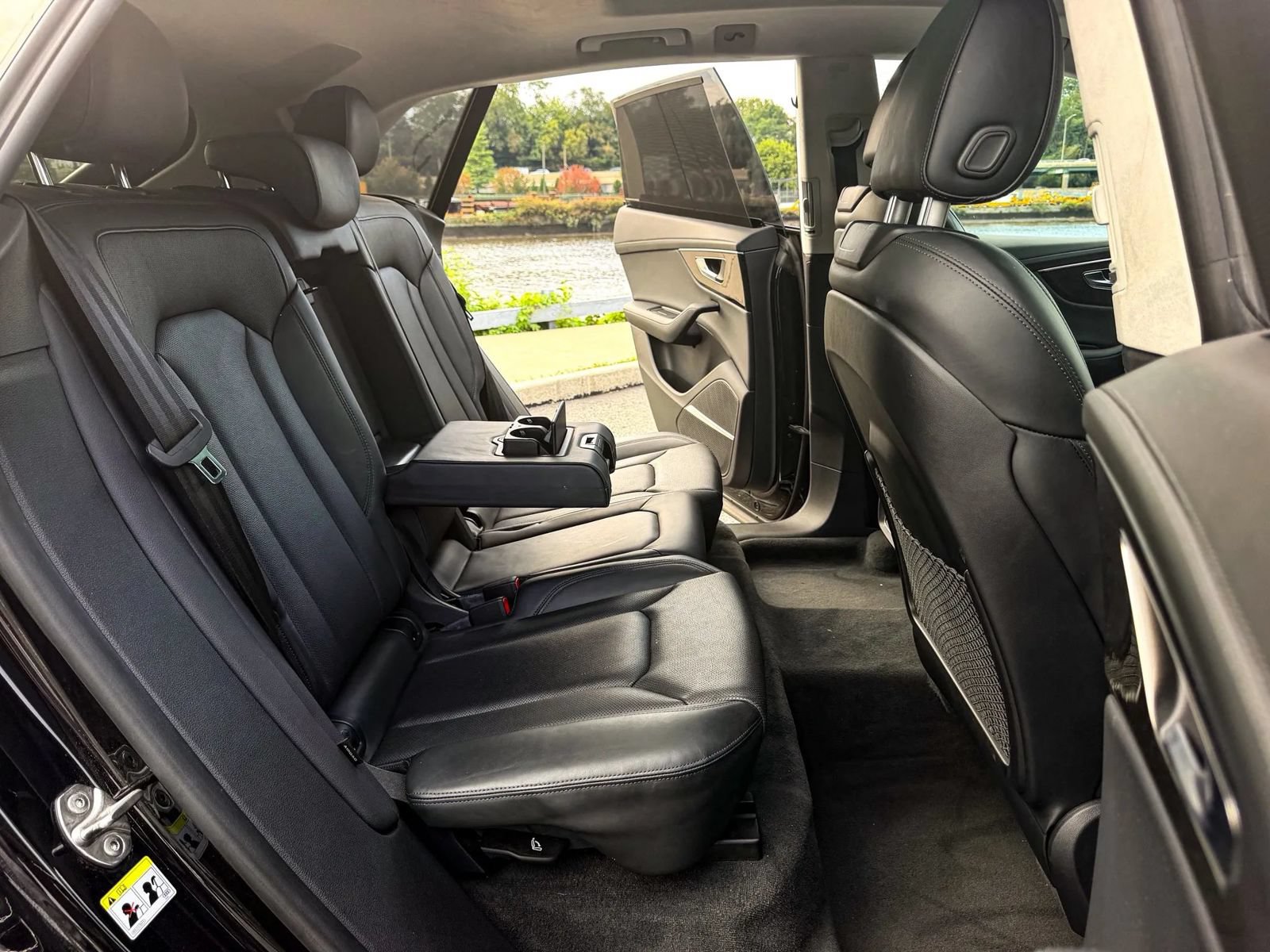 Used 2023 Audi Q8 Prestige AWD/4WD image 19