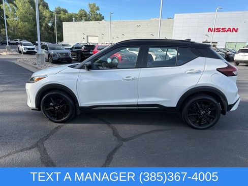 Used 2023 Nissan Kicks SR w/ SR Premium Package FWD image 7