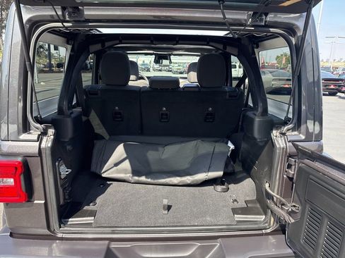 Used 2025 Jeep Wrangler Unlimited Sahara w/ Safety Group AWD/4WD image 7