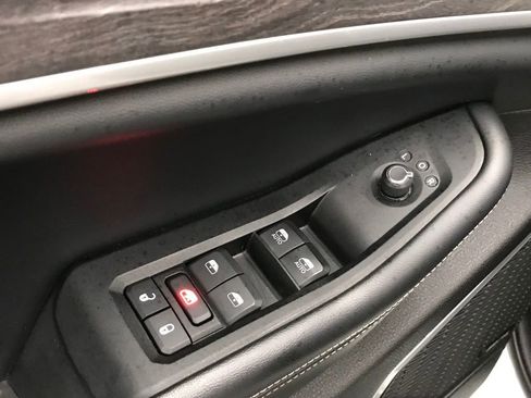 Used 2024 Jeep Grand Cherokee Limited 4xe image 10