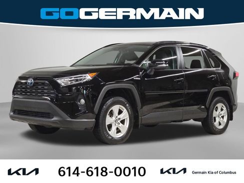 Used 2020 Toyota RAV4 XLE w/ XLE Grade Weather Package AWD/4WD image 1