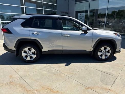 Used 2019 Toyota RAV4 XLE w/ Convenience Package AWD/4WD image 8