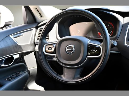 Used 2020 Volvo XC90 T6 Momentum w/ Protection Package Premier AWD/4WD image 16