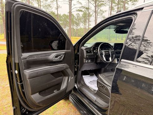 Used 2023 GMC Yukon SLT RWD image 11