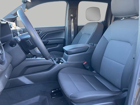 Used 2024 Chevrolet Colorado Trail Boss w/ Advanced Trailering Package image 25