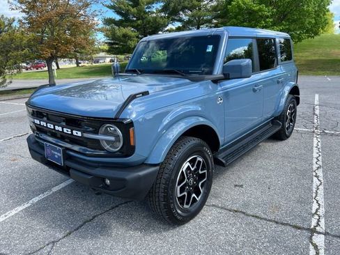 Used 2025 Ford Bronco Outer Banks AWD/4WD image 5