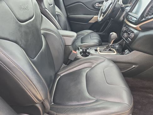 Used 2018 Jeep Cherokee Limited image 21