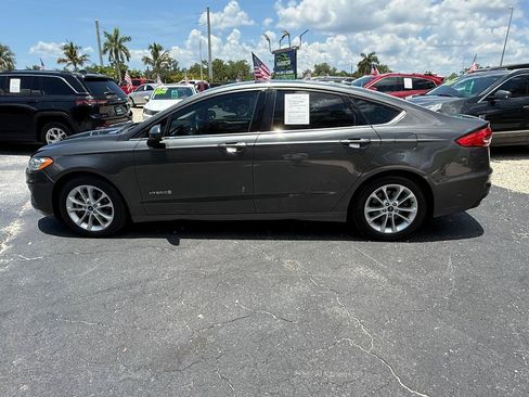 Used 2019 Ford Fusion SE FWD image 6