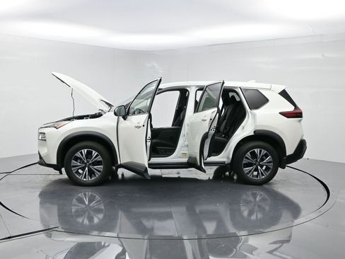Used 2022 Nissan Rogue SV image 27