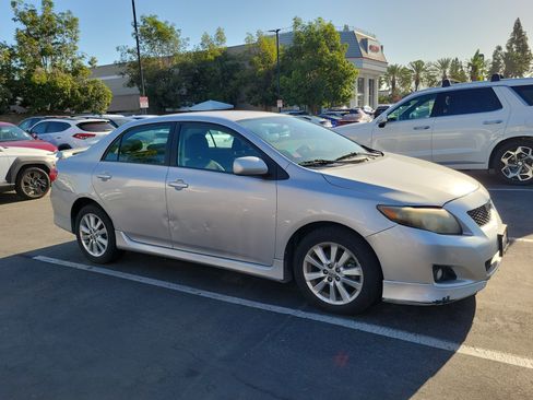 Used 2010 Toyota Corolla FWD image 3