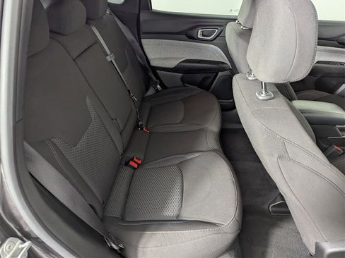 Used 2023 Jeep Compass Sport image 33