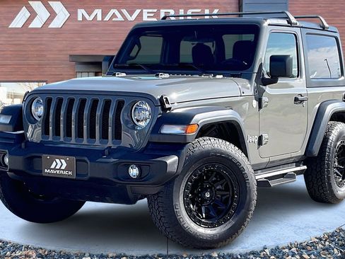 Used 2019 Jeep Wrangler Sport image 3