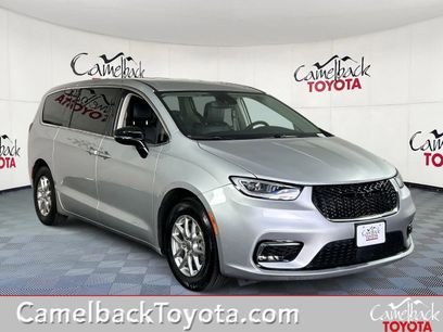 Used 2024 Chrysler Pacifica Touring-L