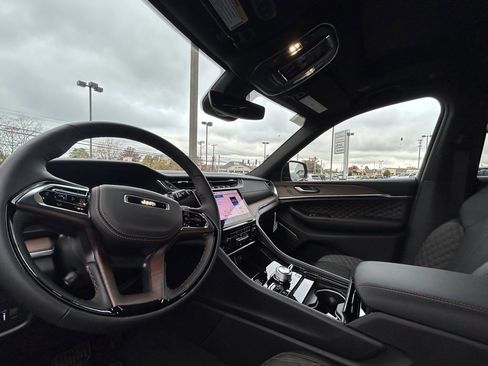 New 2025 Jeep Grand Cherokee L Summit image 16