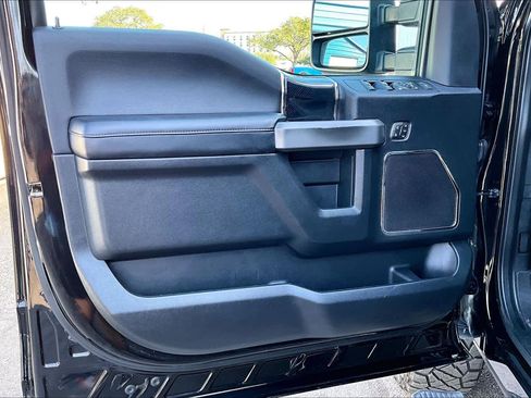 Used 2021 Ford F250 Platinum w/ FX4 Off-Road Package image 22