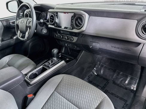 Certified 2021 Toyota Tacoma SR5 AWD/4WD image 32