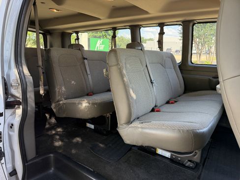 Used 2019 Chevrolet Express 3500 LT w/ LT Preferred Equipment Group RWD image 33